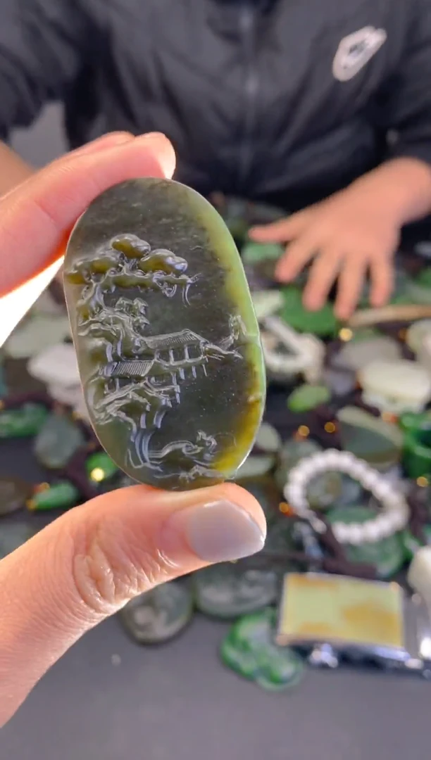 颈饰未镶嵌和田玉1