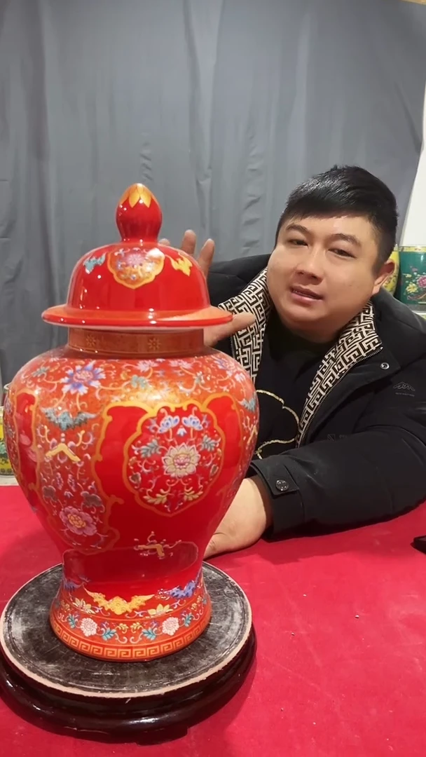 【闪购商品】景德镇中国红缠枝莲将军罐