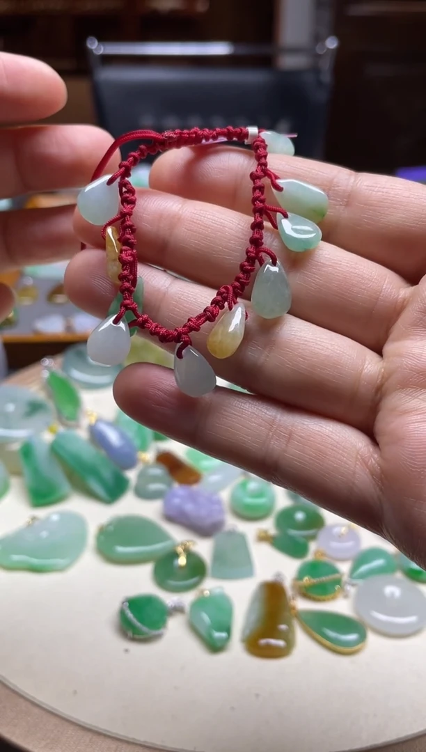 【闪购商品】翡翠手绳未镶嵌福果