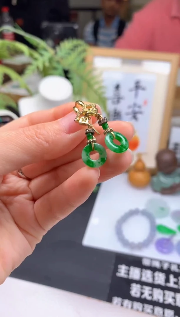 翡翠未镶嵌耳饰紫***放---20596