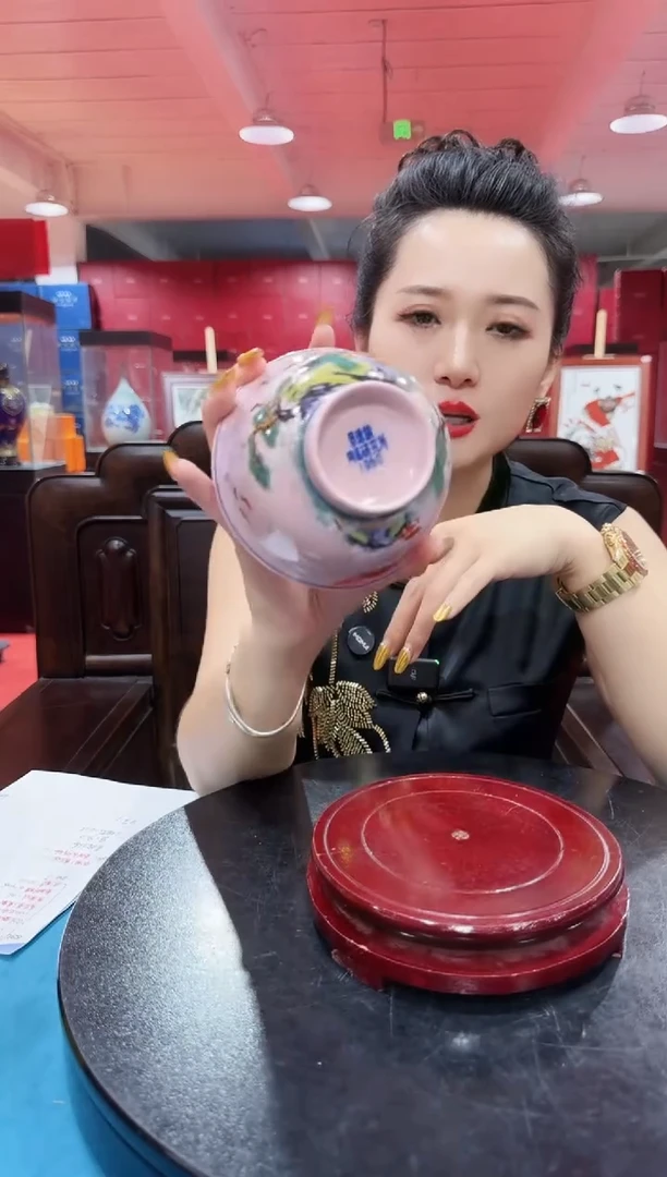 陶瓷红稀土碗景德镇鹤