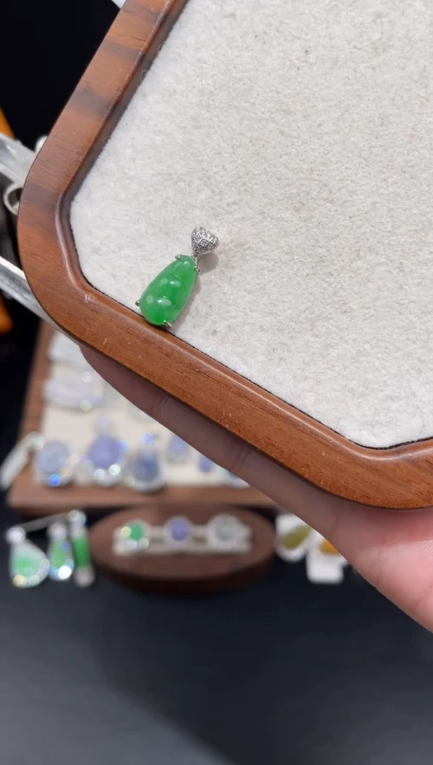 吊坠(不含链)银S925镶嵌翡翠吊坠