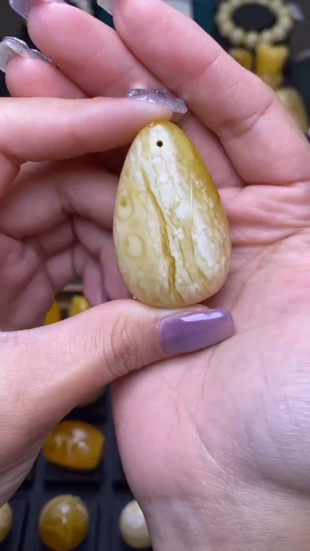 【闪购商品】琥珀裸石未镶嵌葵. 71