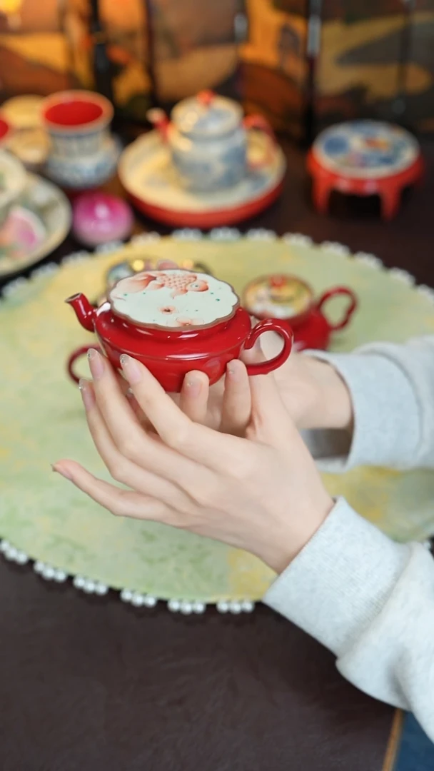 景德镇手工手绘三秋月粉彩紫砂壶