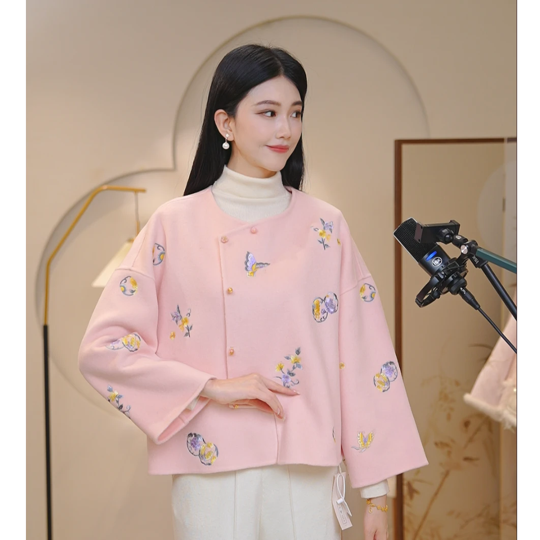 山有色圆领设计师秋冬时尚套装双面百搭绣花9516