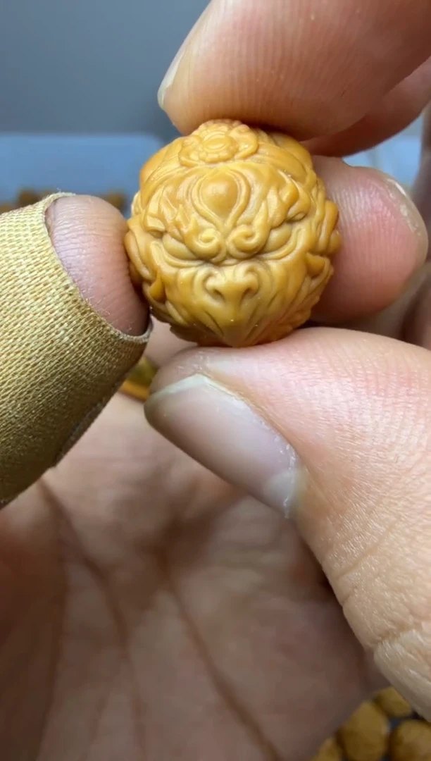 吊坠猴头核桃新款 大鹏鸟