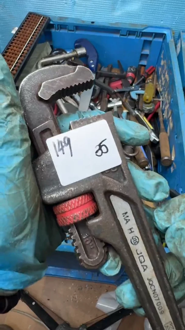 运****康家用五金工具一个