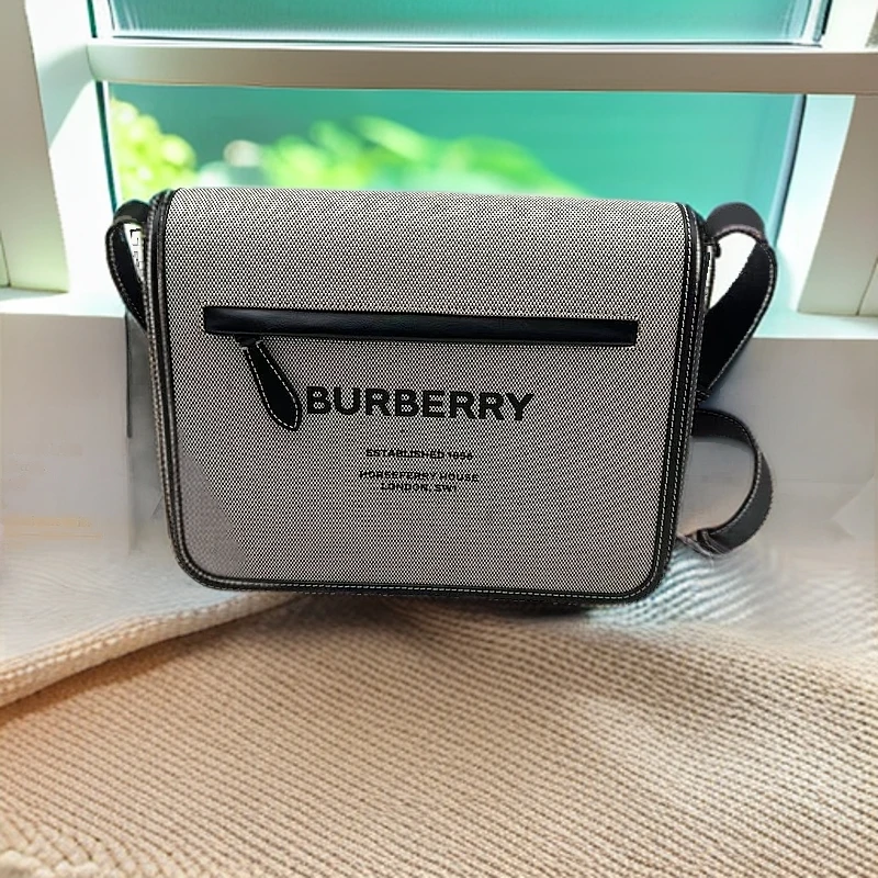 95新 BURBERRY/博柏利 灰色斜挎包  1208 8932