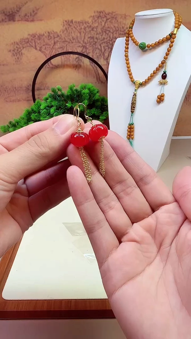 14K金镶嵌南红玛瑙耳饰E77