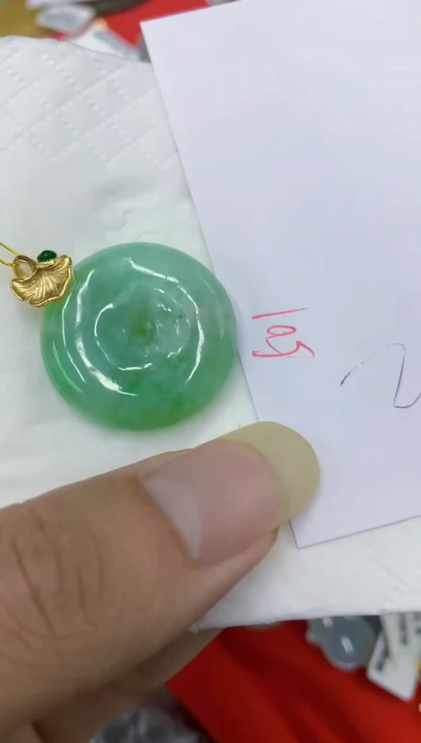 翡翠未镶嵌颈饰111111111111