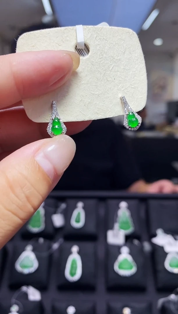 未镶嵌翡翠耳饰天然A货翡翠耳钉