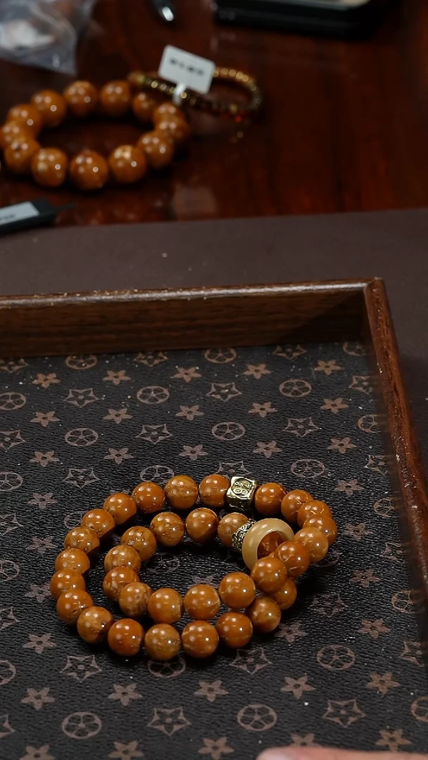 【闪购商品】紫金鼠手串姜黄皮正圆光珠12+手持带跑环