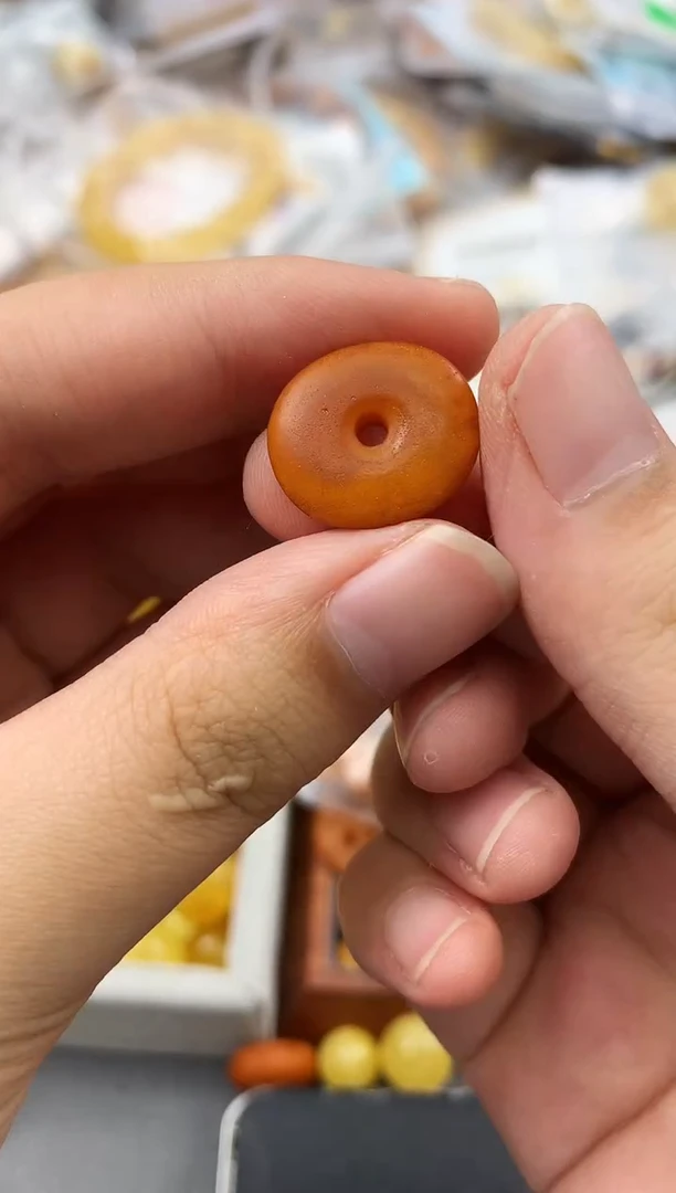 未镶嵌琥珀珠宝奇石176