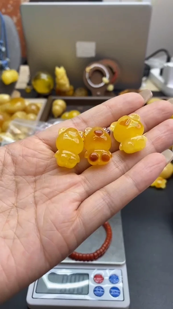 琥珀未镶嵌珠宝奇石624多样性发其一