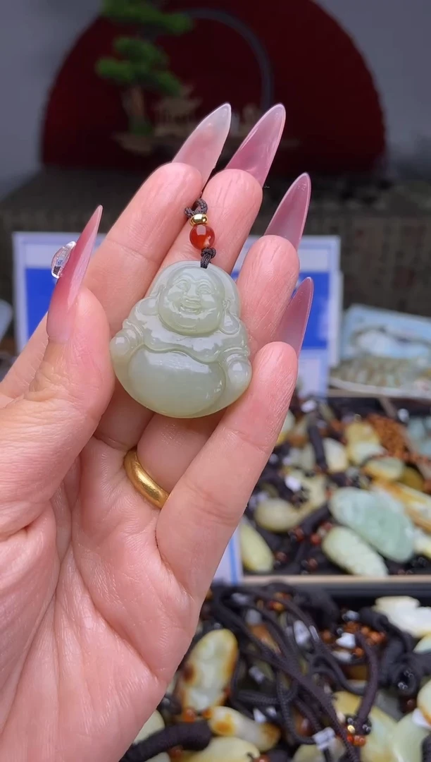 和田玉未镶嵌颈饰1