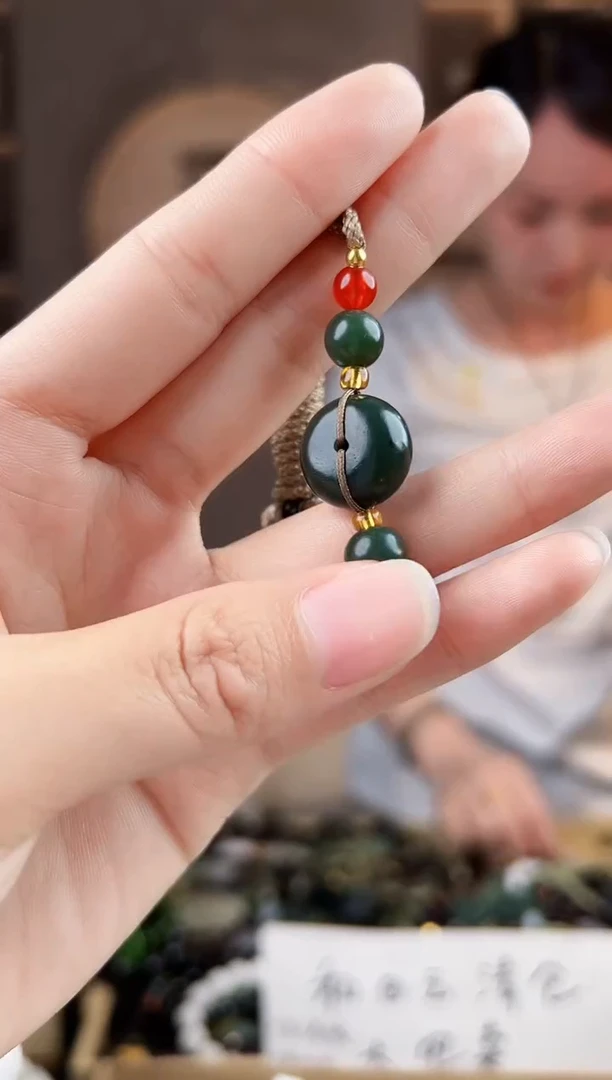 颈饰未镶嵌和田玉拍一发一，多样性发货