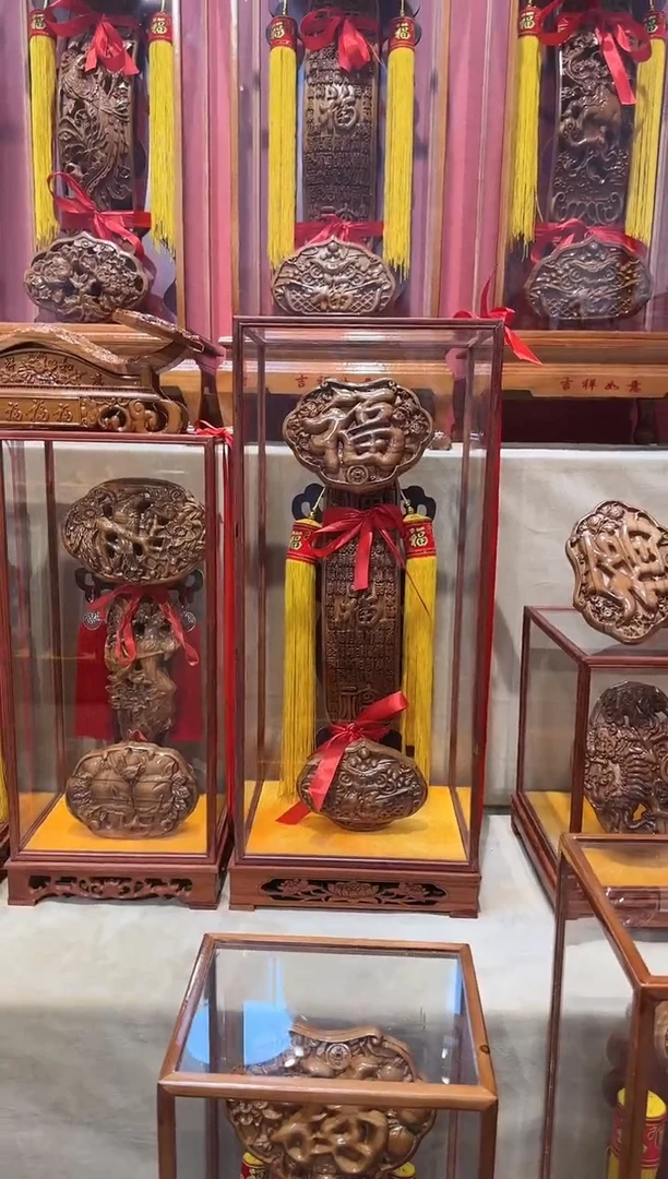 【闪购商品】桃木木雕总高60红木底座百福如意