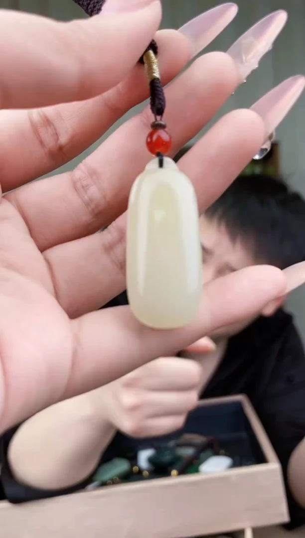 【闪购商品】和田玉挂件未镶嵌拍一发一，多样性发货！