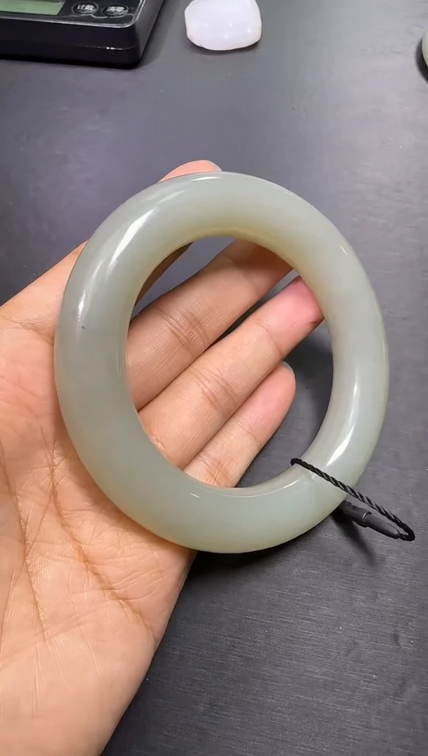 未镶嵌手镯和田玉新疆和田玉近矿卡56手镯