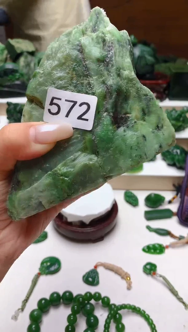 未镶嵌和田玉（碧玉）珠宝半成品1