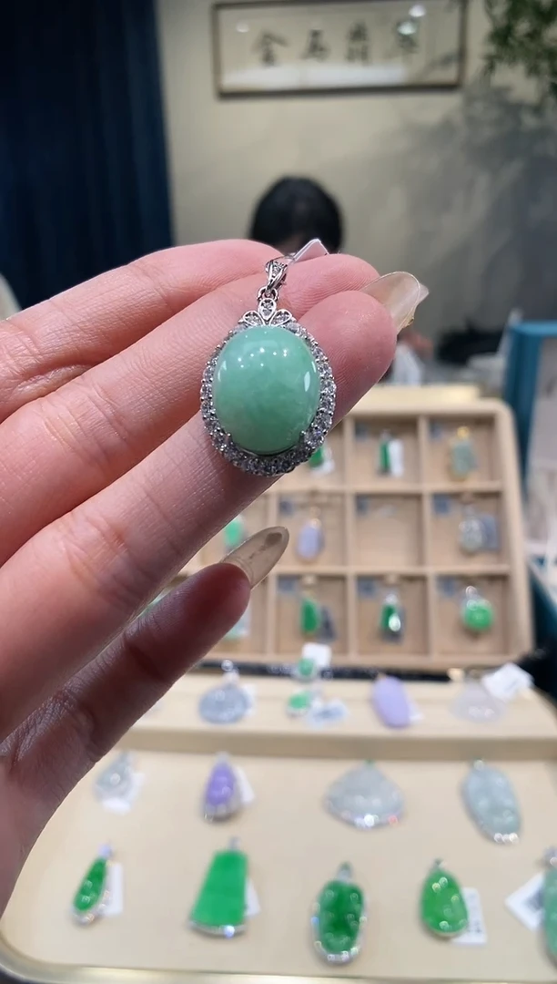 【闪购商品】翡翠吊坠(不含链)银S925镶嵌蛋面