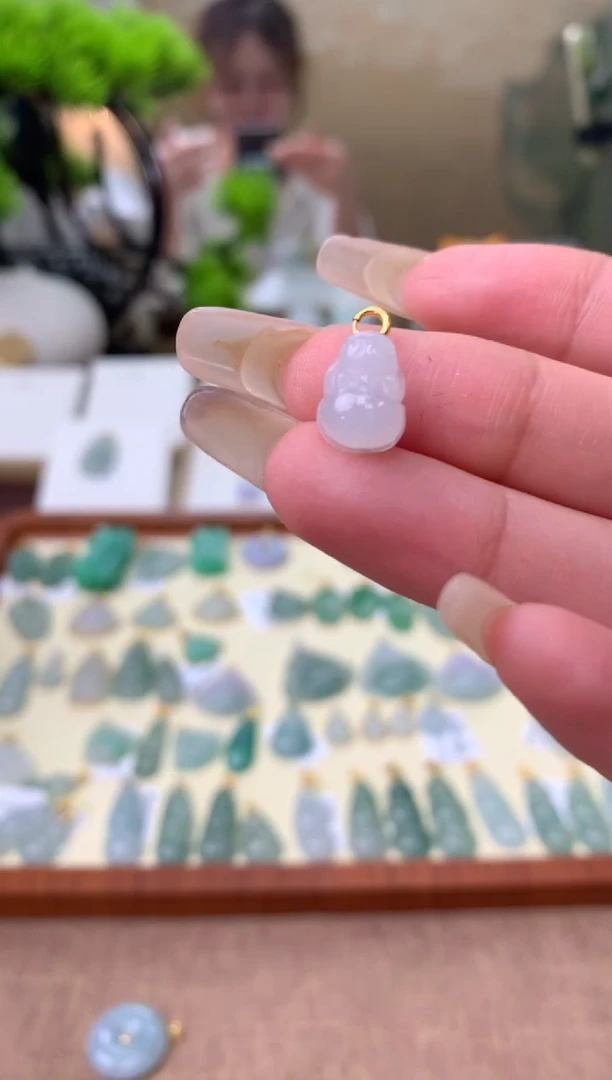 【闪购商品】翡翠颈饰18K金镶嵌天然A货翡翠挂件