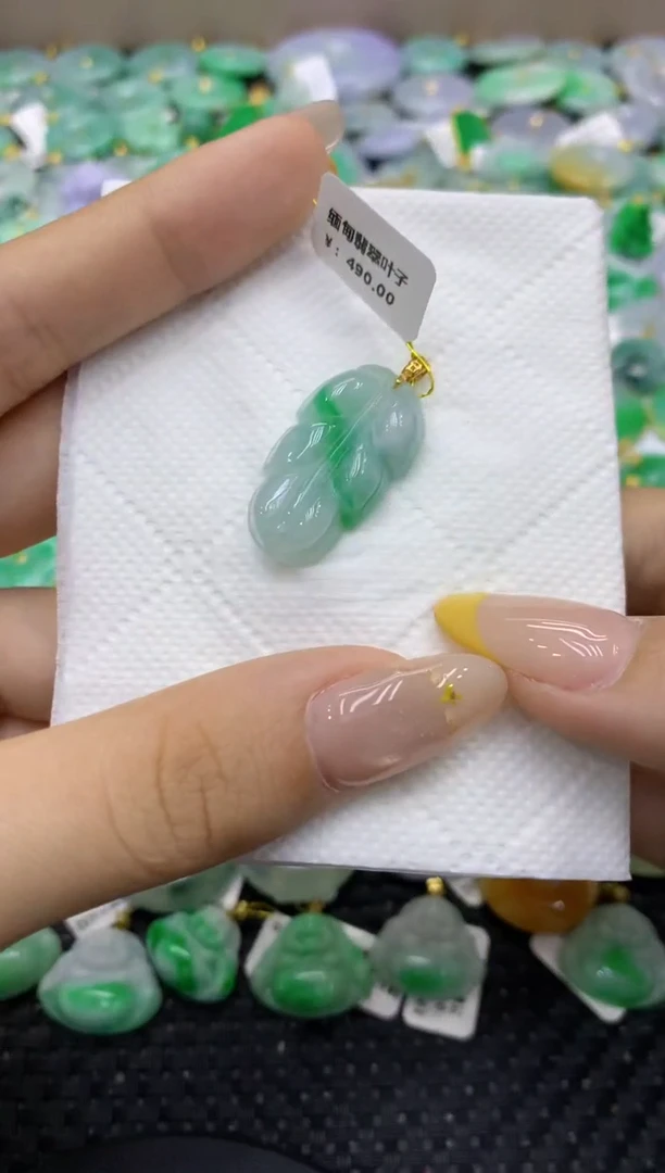 颈饰未镶嵌翡翠天然缅甸翡翠A货