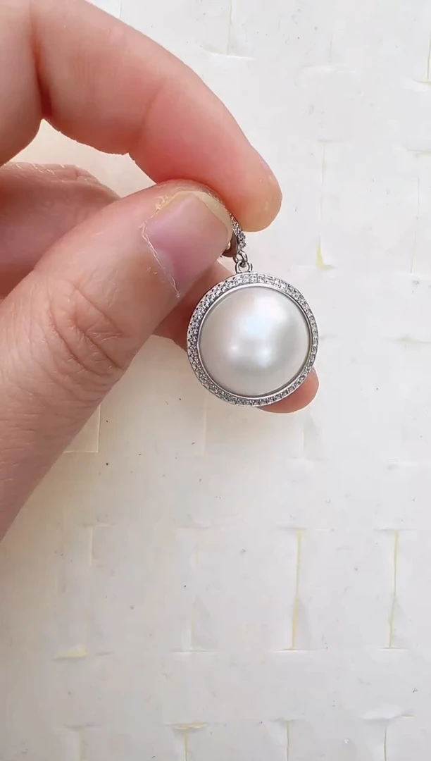 【闪购商品】拼合珍珠（马贝珠）颈饰银S925镶嵌太阳花白色