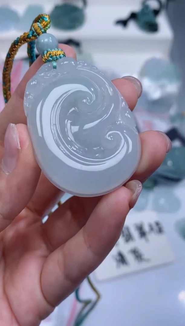 颈饰未镶嵌翡翠吊坠