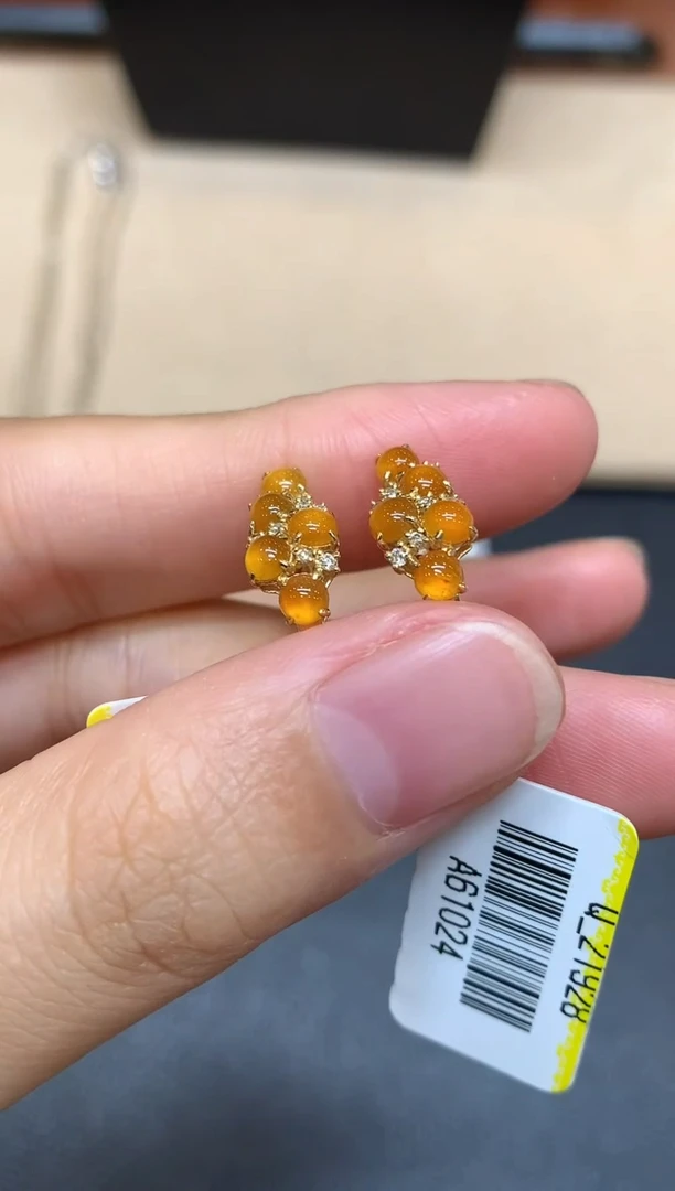 18K金镶嵌翡翠耳饰蛋面【无服务费