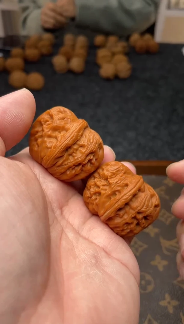 把件文玩核桃B 8号   41尺元宝