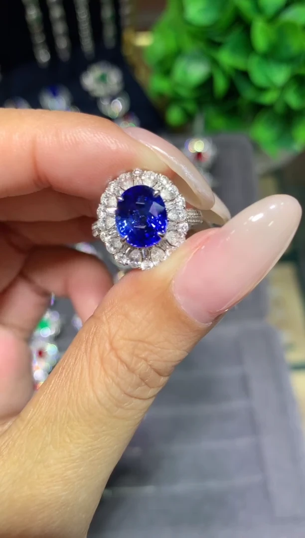 戒指蓝宝石18K金镶嵌4.05ct