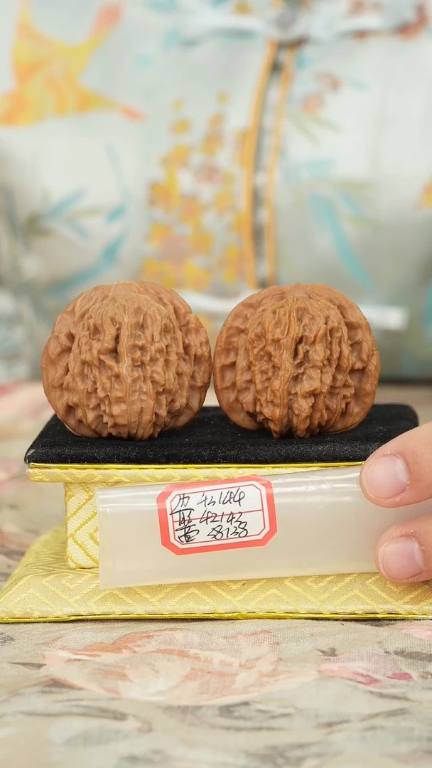 【闪购商品】文玩核桃把件平谷四座楼