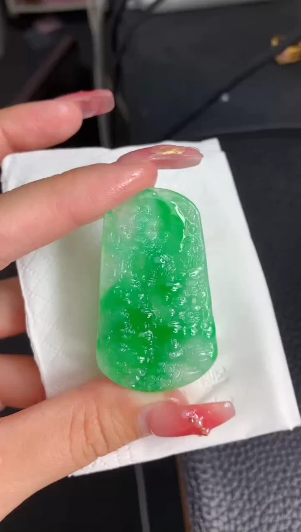 定制翡翠未镶嵌山水