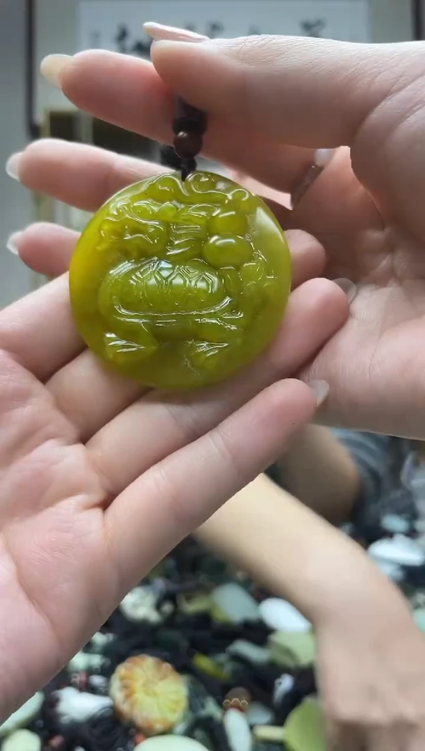 未镶嵌岫玉吊坠·