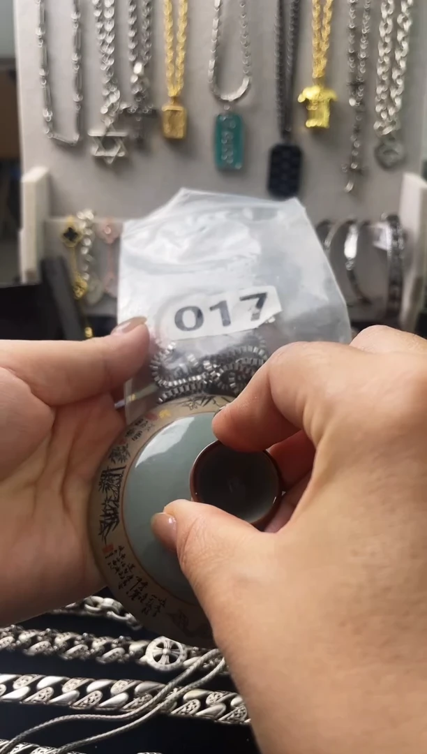 芊*闪购商品如图所示