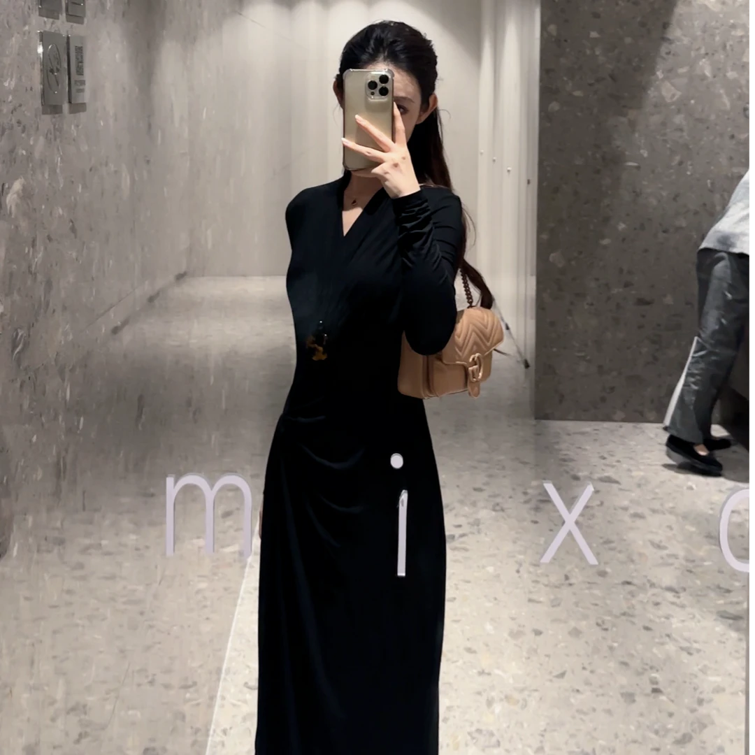 KTITI性感修身黑长裙时尚轻奢设计感针织小众显瘦打底连衣裙秋季
