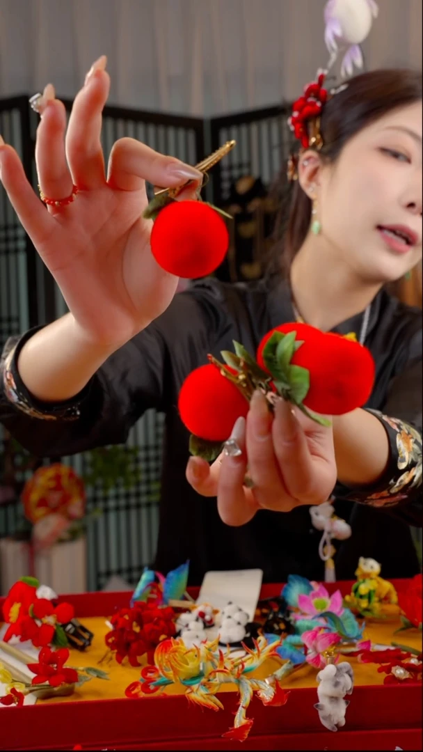 刺绣非遗手工饰品