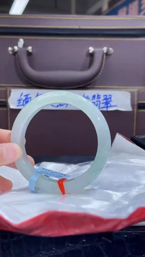 未镶嵌手镯翡翠7