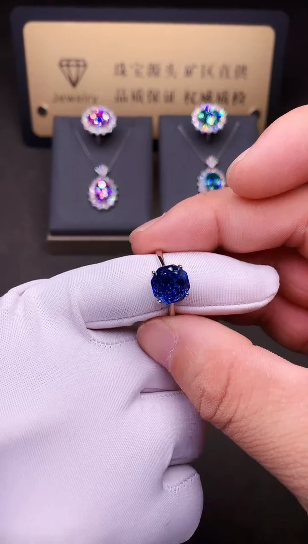 银S925镶嵌戒指托帕石......