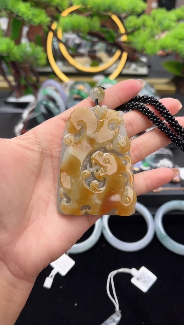 颈饰未镶嵌翡翠吊坠
