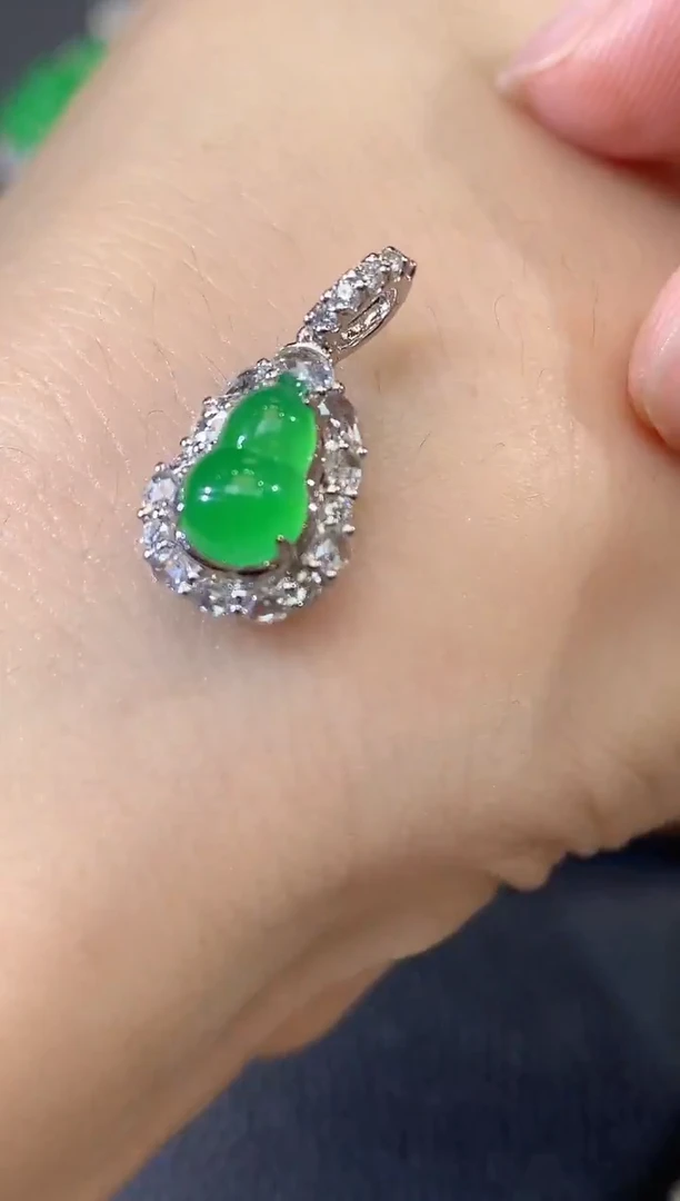 吊坠(不含链)18K金镶嵌翡翠C21