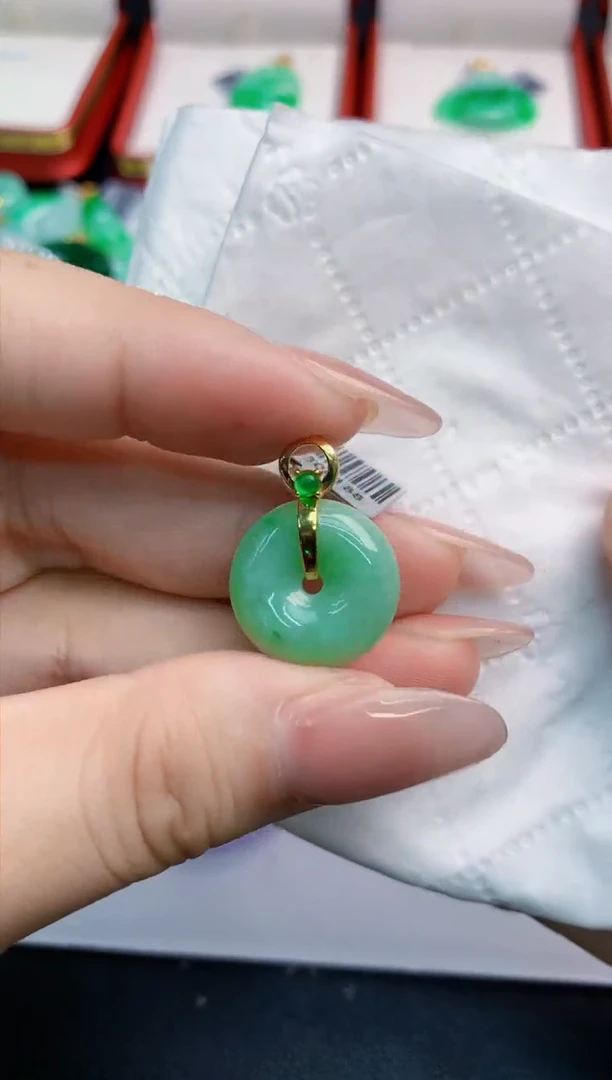 翡翠未镶嵌吊坠(不含链)1