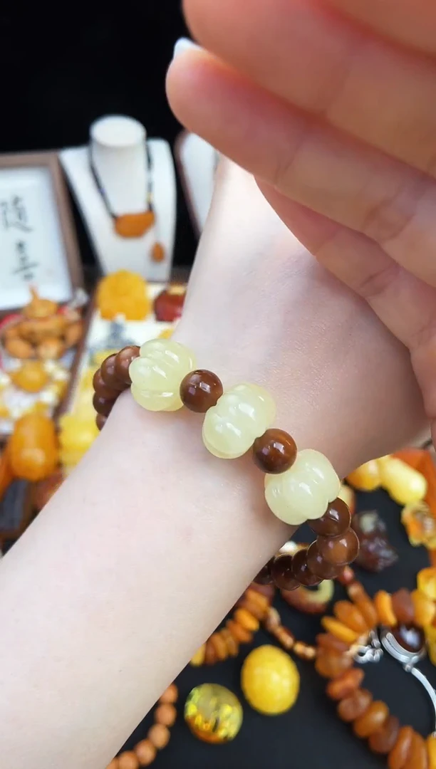 未镶嵌琥珀珠宝奇石柒月