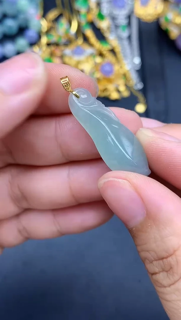 颈饰18K金镶嵌翡翠304-春日珠宝