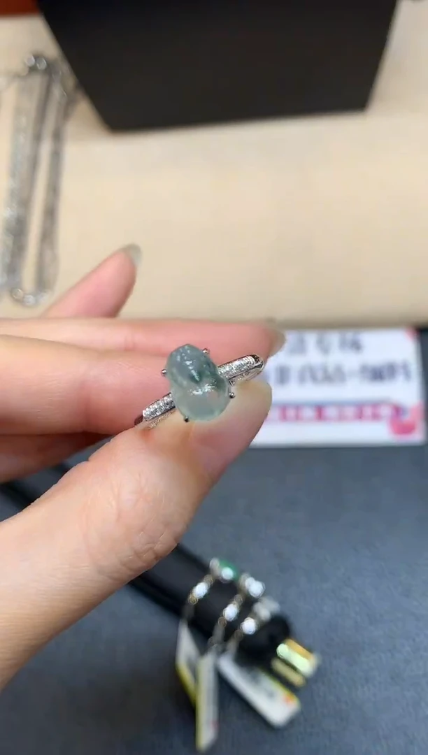 18K金镶嵌戒指翡翠18【无鉴赏期】