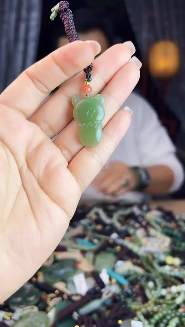 未镶嵌和田玉挂件1