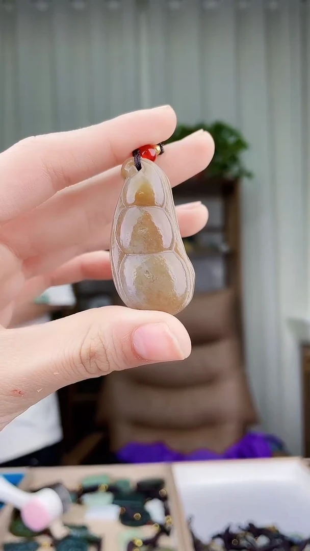 颈饰未镶嵌和田玉和田玉拍一发一，多样性发货！