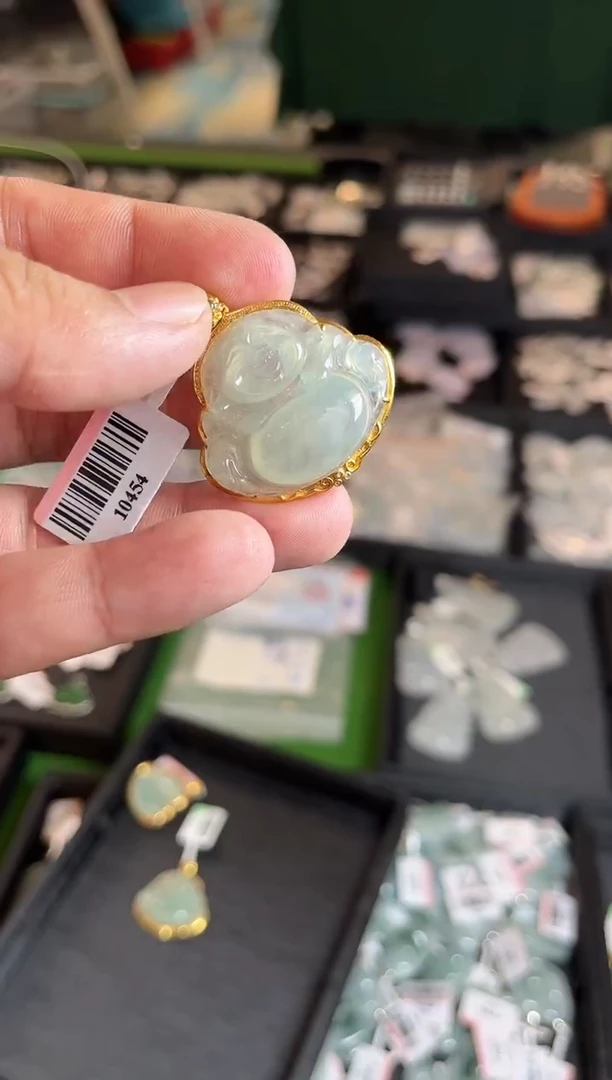 颈饰18K金镶嵌翡翠10454/多样性发一个