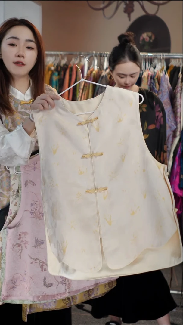 白色百合花马甲